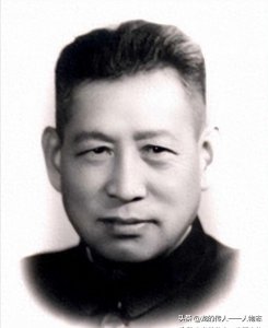 ​李景膺：原监察部副部长，原内务部副部长